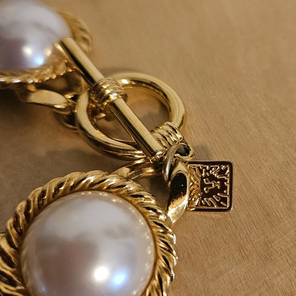 VINTAGE ANNE KLEIN CHUNKY ELEGANT GOLDTONE & FAUX PEARL CABOCHON NECKLACE CHOKER - Picture 10 of 10